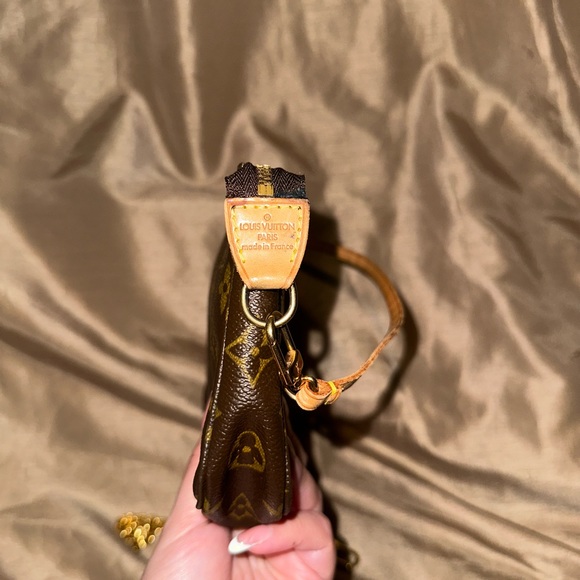 ❌SOLD❌Louis Vuitton Pochette Accessories - Picture 6 of 14